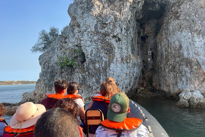 Arade River Boat Tour From Portimão to Silves Medieval Town - Accessibility