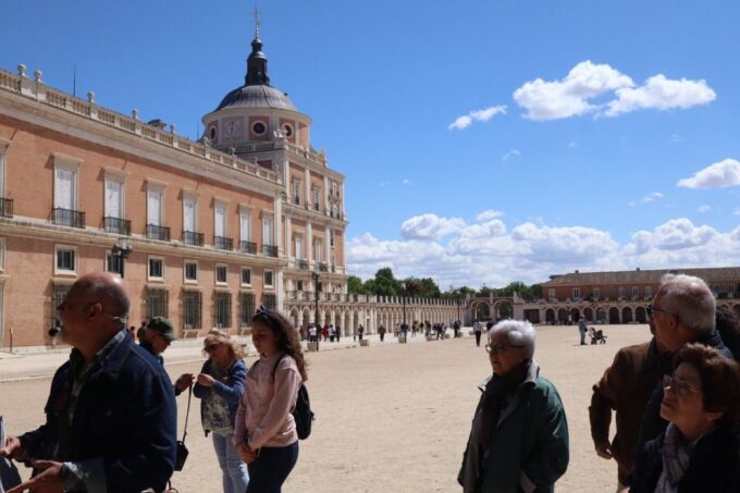 Aranjuez: City and Gardens Guided Walking Tour - History, Secrets, and Mythologies of Aranjuez