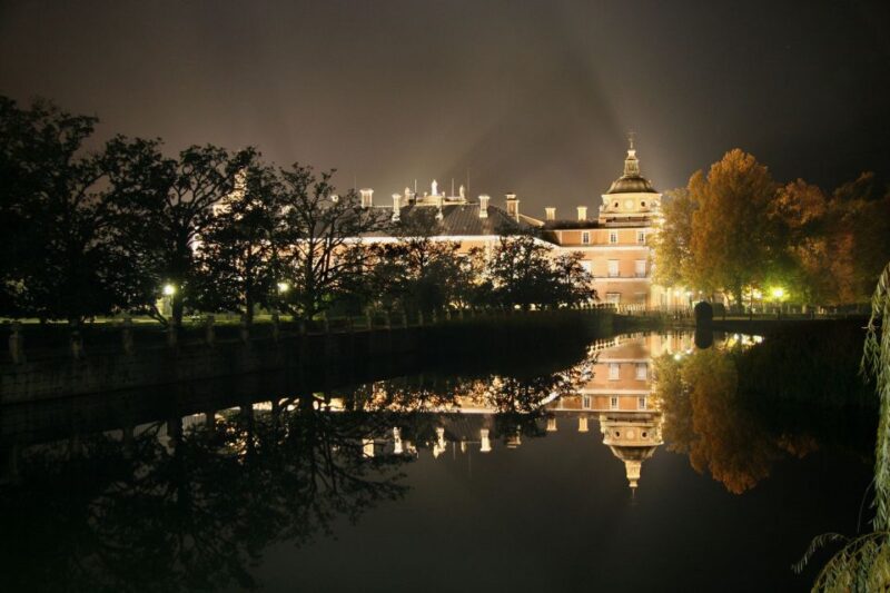 Aranjuez: Mystery and Legends Guided Nighttime Walking Tour - Themes and Content
