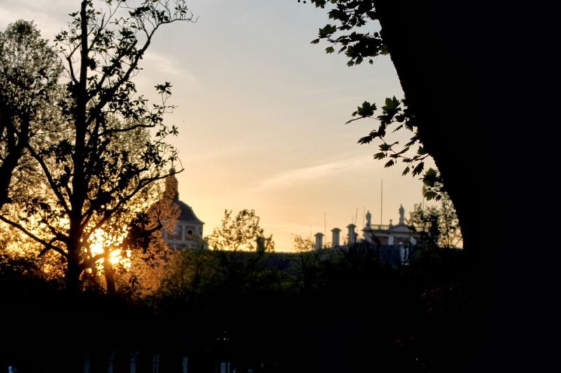 Aranjuez: Mystery and Legends Guided Nighttime Walking Tour - Notable Sights
