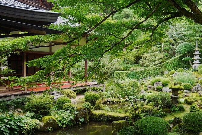 Arashiyama Autumn Leaves & Sanzen-In Temple Tour From Osaka/Kyoto - Highlights of the Arashiyama Autumn Leaves
