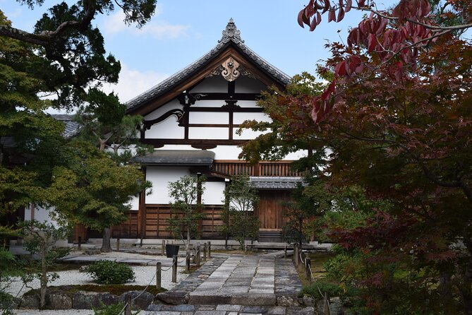 Arashiyama Walking Tour With Optional Sagano Romantic Train Ride - Health and Accessibility