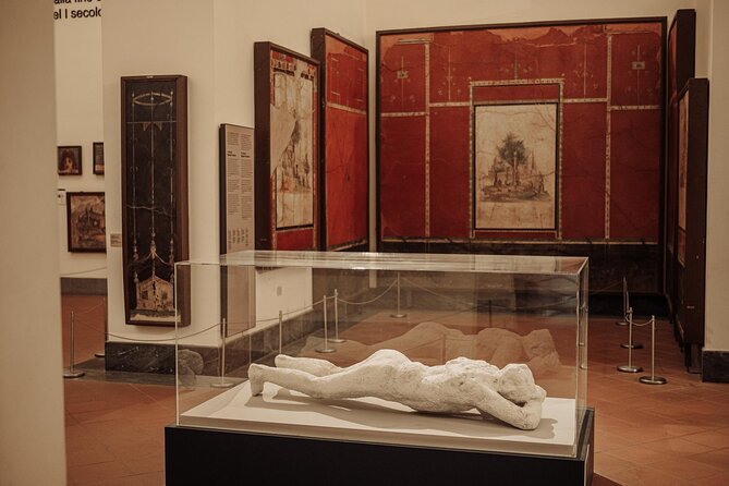 Archaeological Museum of Naples Small Group Tour With an Archaeologist - Architecture and Classical Art Masterpieces