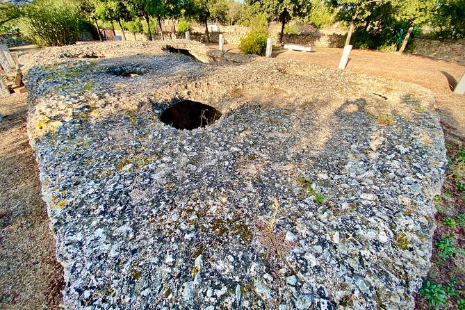 Archaeological Sites and Monuments in Sardinia: Small Group - Encountering the Tombs of the Giants