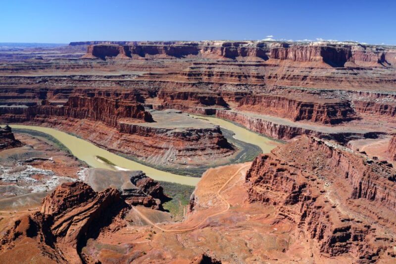 Arches and Canyonlands National Park: In-App Audio Guides - App Features and Functionality