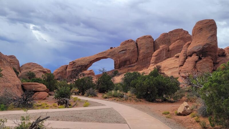 Arches & Canyonlands National Parks – 4×4 Full Day - Transportation and Amenities