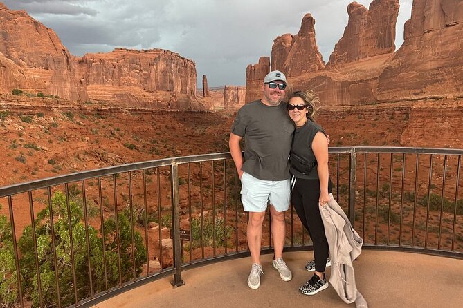 Arches National Park Scenic Tours From Moab - Onboard Amenities and Services