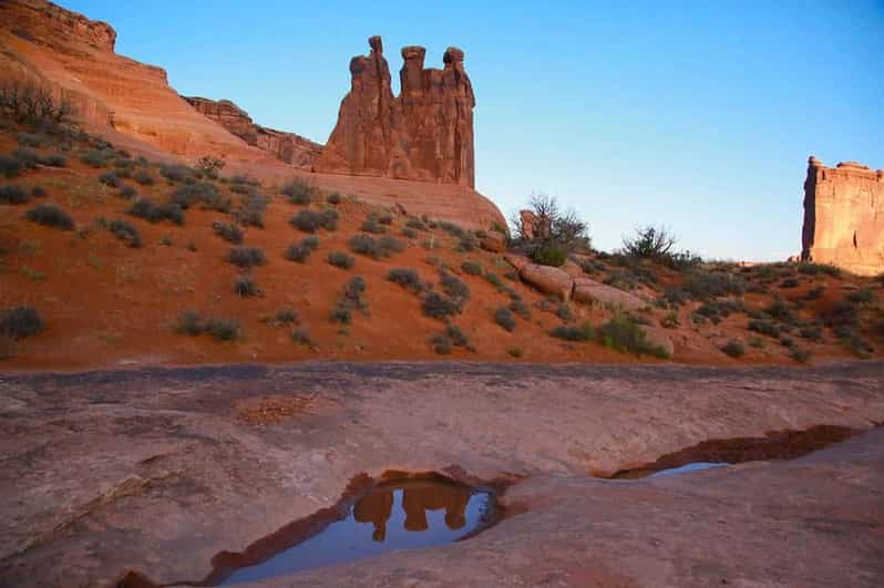 Arches National Park: Sunset Discovery Tour - Exploring Park Landmarks