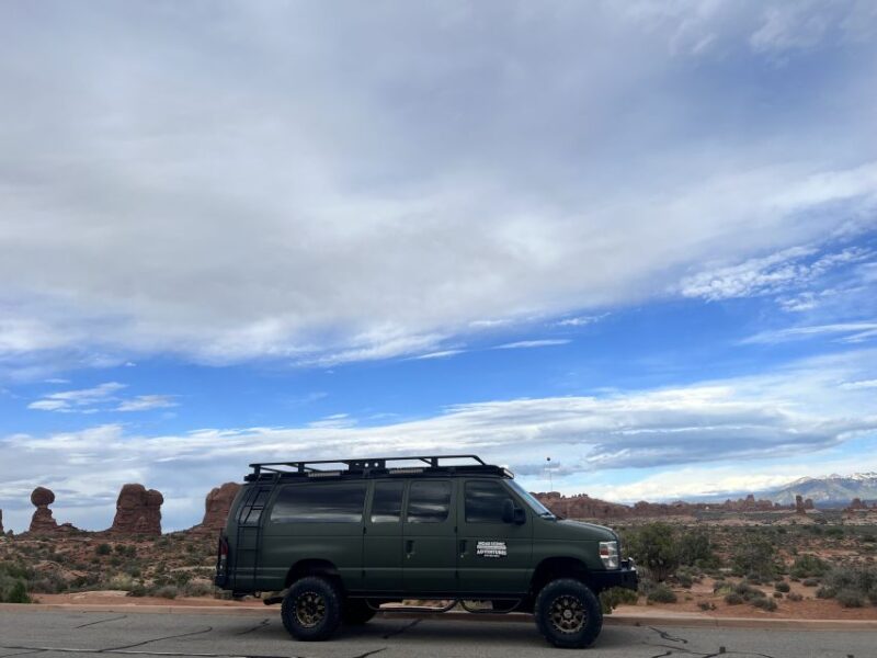 Arches National Park: Sunset Pavement Van Tour - Experience Highlights