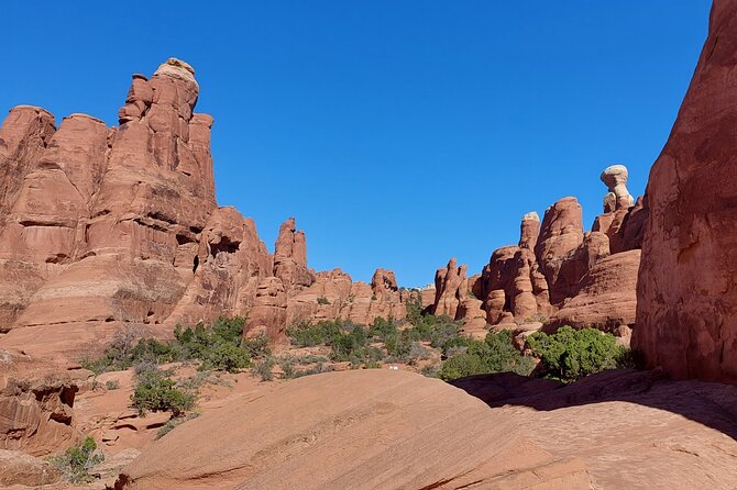 Arches NP Hidden Arches Solitaire Desert Hike Private - Meeting and Pickup Details