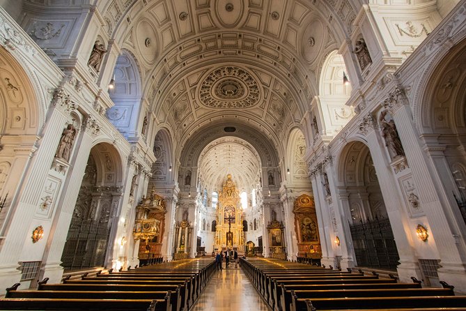 Architectural Munich: Private Tour With a Local Expert - Tour Booking