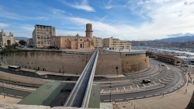 Architectural Tour of The Old Port & Le Panier - Discovering the Old Port and Le Panier
