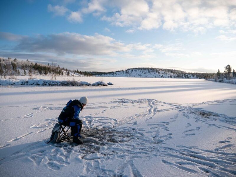 Arctic Fishing & Open Fire Cooking - Fishing Techniques