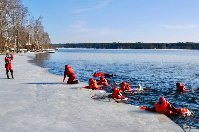 Arctic Ice Floating in Puumala - Tour Group Size and Privacy