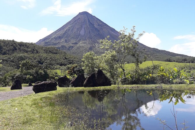 Arenal Volcano And La Fortuna Waterfall Tour - Exploring La Fortuna Waterfall