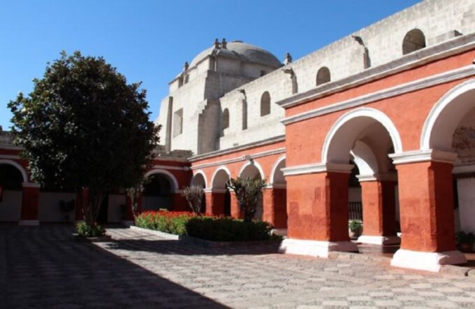 Arequipa: City Tour and Santa Catalina Monastery - Panoramic Views of Volcanoes