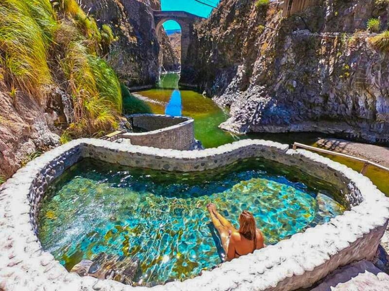 Arequipa: Excursion to the Colca Canyon + Transfer to Cusco - Overnight in Chivay