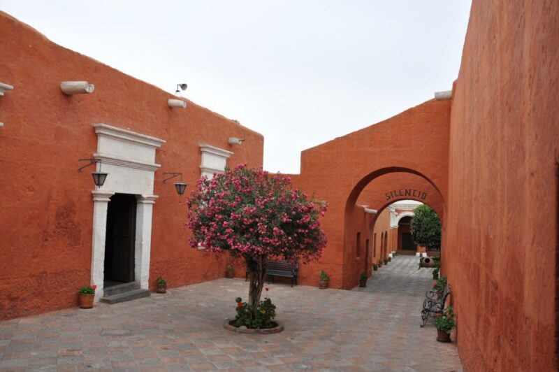 Arequipa: Private City Tour and Santa Catalina Monastery - Inclusions and Exclusions