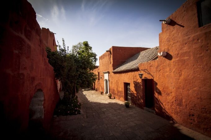 Arequipa: Private City Tour and Santa Catalina Monastery - Exploring Arequipas History