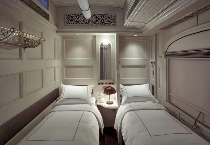 Arequipa: Trip Puno, Cusco by Luxury Train Andean Explorer - Floating Island of Los Uros