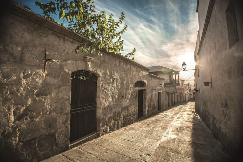 Arequipa: Walking Tour and Santa Catalina Monastery - Key Points