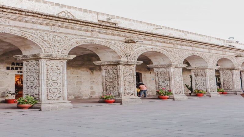 Arequipa: Walking Tour and Santa Catalina Monastery - Exploring Santa Catalina Monastery