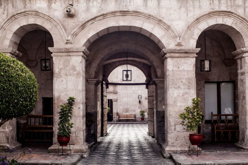 Arequipa Walking Tour and Santa Catalina Monastery - Itinerary Details