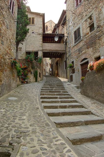 Arezzo and Cortona: Full-Day Tour by Deluxe Van - Key Points