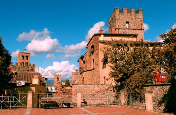 Arezzo: Guided Walking Tour With Basilica of San Francesco - Booking and Reservations