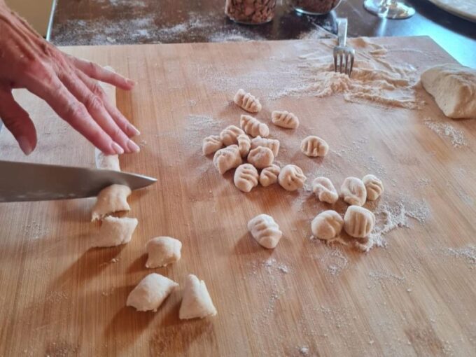 Arezzo: Pasta and Tiramisu Cooking Class Organic Tuscan Farm - Group Size and Languages