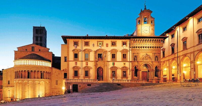 Arezzo: Private Walking Tour - Poets Birthplace
