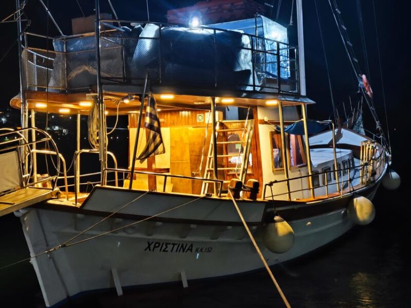 Argostoli: Daily Cruise With Food & Drinks Around Kefalonia - Enjoying Greek Cuisine