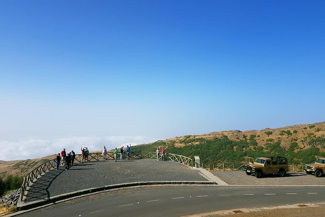 Arieiro Peak, Santo Da Serra and Cristo Rei 4x4 Experience - Pico Dos Barcelos Viewpoint