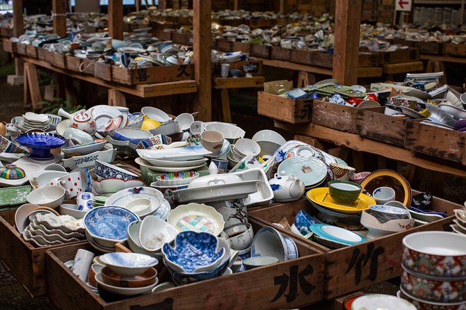 Arita Ware Private Walking Tour and Ceramics Treasure Hunt - Discovering Unique Treasures