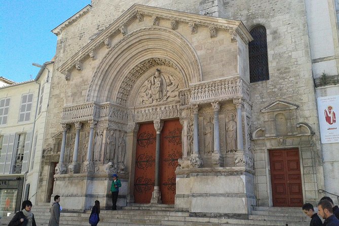 Arles, Les Baux & Saint-Remy De Provence From Aix - Accessibility Considerations