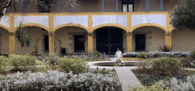 Arles Vincent Van Gogh Walking Tour With an APP - Discovering Van Goghs Arles