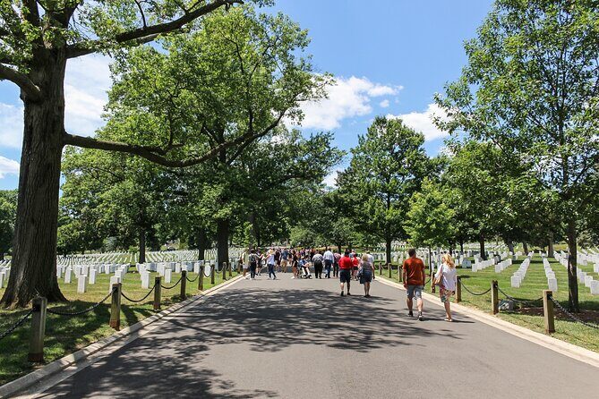 Arlington Cemetery Tour with Guard Ceremony and Iwo Jima Memorial - Who Should Consider This Tour?