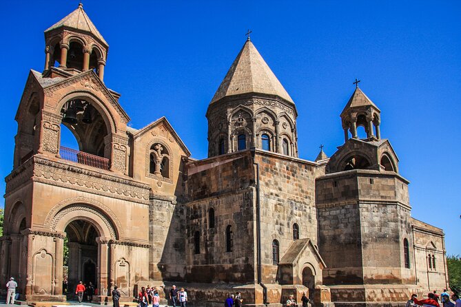 Armenia: The Land of Stones and Volcanoes - Uncovering the Captivating Khor Virap Monastery