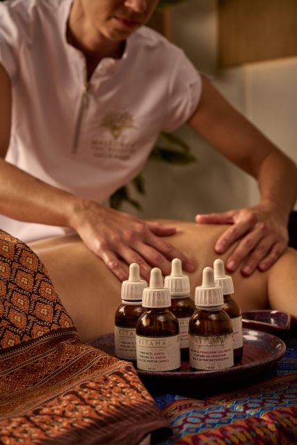 Aromatic Oil Massage - Massage Techniques Explored