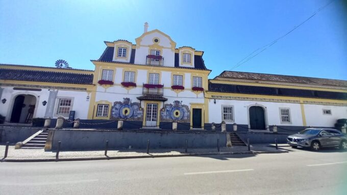 Arrabida, Palmela Castle and Wine Tasting - Transportation Details