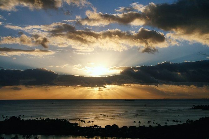 Arrival From Honolulu Airport HNL to Beach Resorts by Luxury Car - Recap