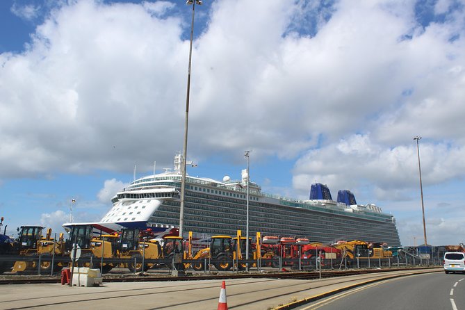 Arrival or Departure Private Transfer: Gatwick Airport to Southampton Cruise Port - Cancellation and Refund Policy