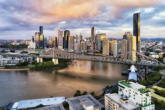 Arrival Private Transfer: Brisbane Airport BNE to Brisbane in Luxury Van - The Experience in Detail