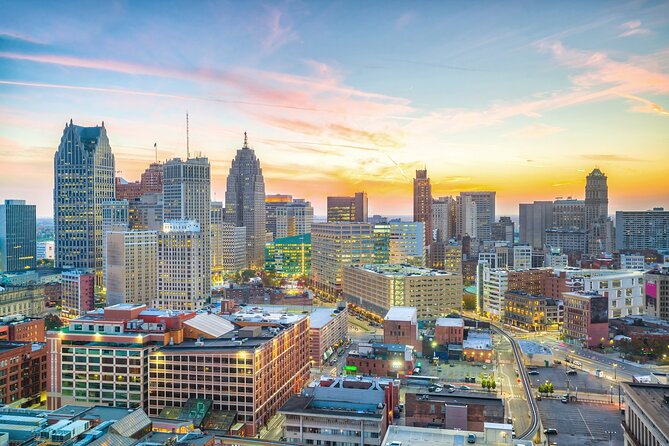 Arrival Private Transfer: Detroit Airport DTW to Detroit in Luxury SUV - Availability and Booking