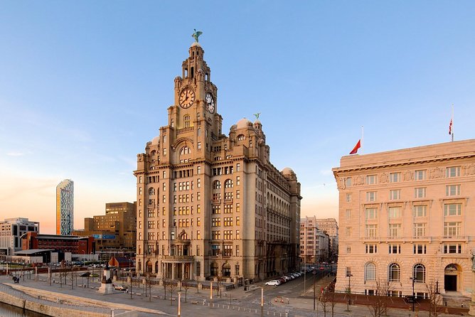 Arrival Private Transfer: Manchester Airport MAN to Liverpool in Business Car - Luggage Assistance