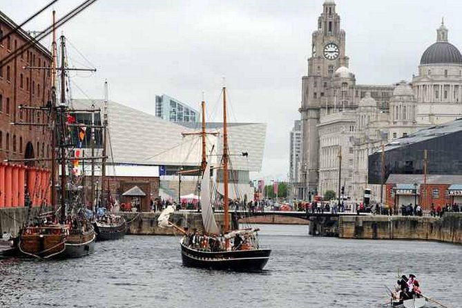 Arrival Private Transfer: Manchester Airport MAN to Liverpool in Business Car - Informative Commentary