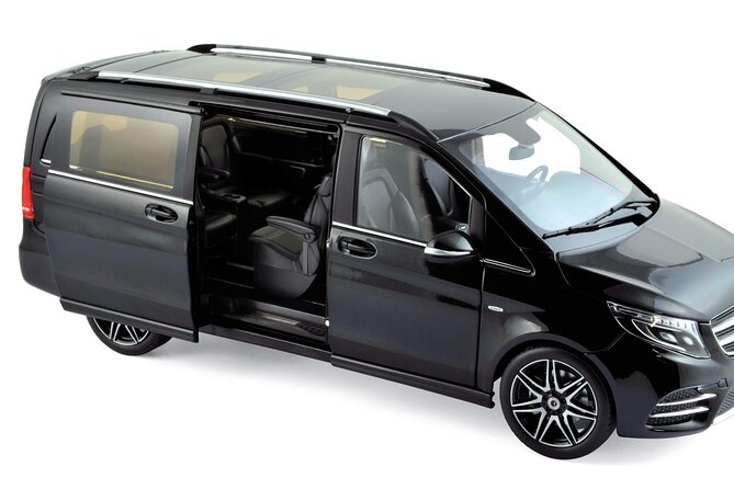 Arrival Private Transfer: Toronto Airport YYZ to Niagara Falls in Luxury Van - Luxury Van Features