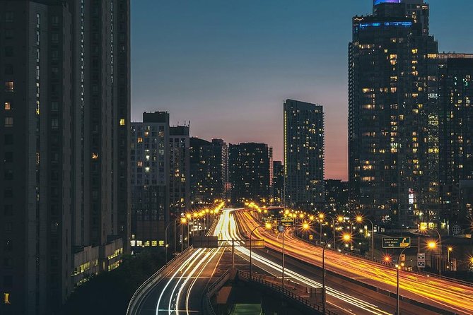 Arrival Private Transfer: Toronto YYZ Airport to Toronto City by Business Car - Excluded Services