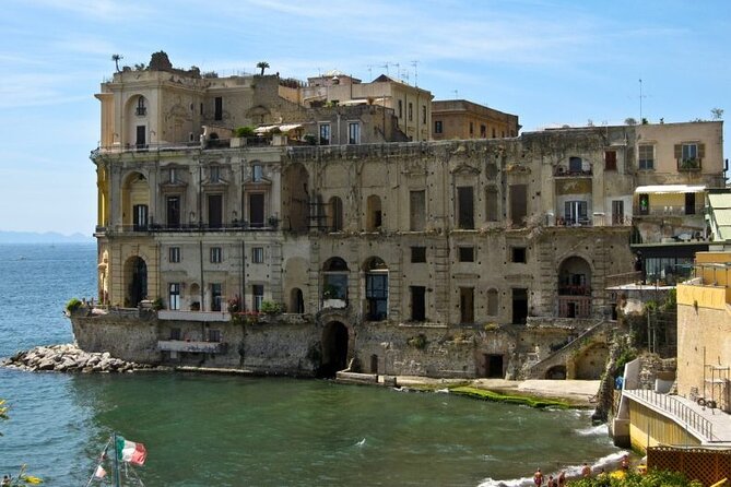 Arrival Private Transfers : Naples Airport NAP to Naples City in Business Car - Traveling to Naples City