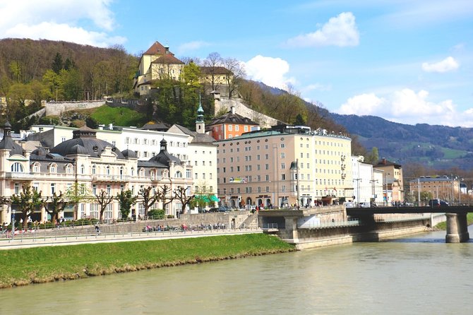 Arrival Private Transfers: Salzburg Airport SZG to Salzburg in Business Car - Pickup Location and Procedure